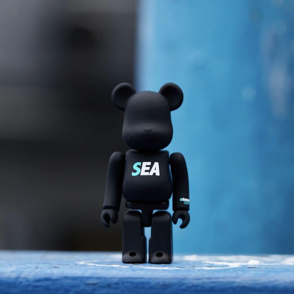 Bearbrick atmos x Wind And Sea 100% & 400%, 興趣及遊戲, 玩具& 遊戲