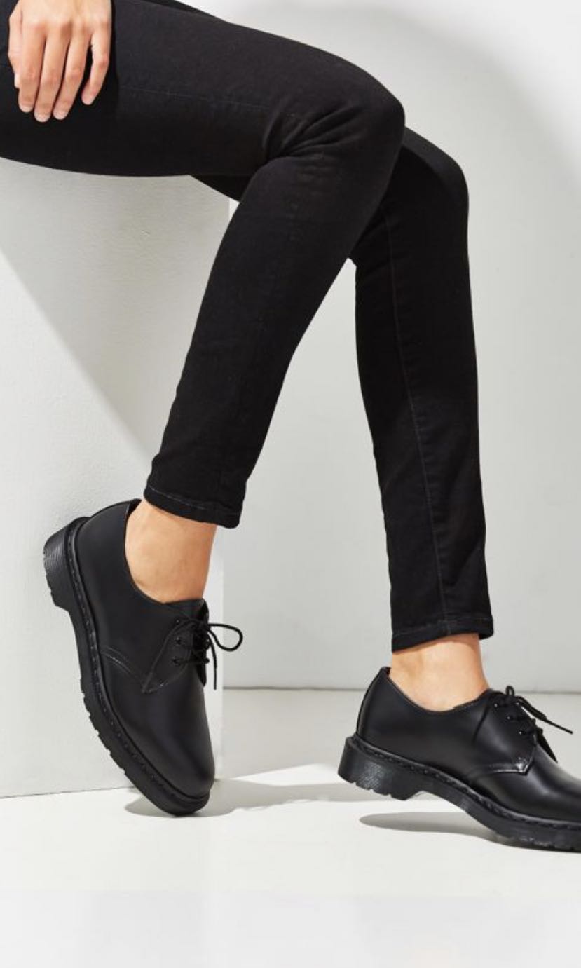 Dr. martens women's top 1461 mono fl oxford