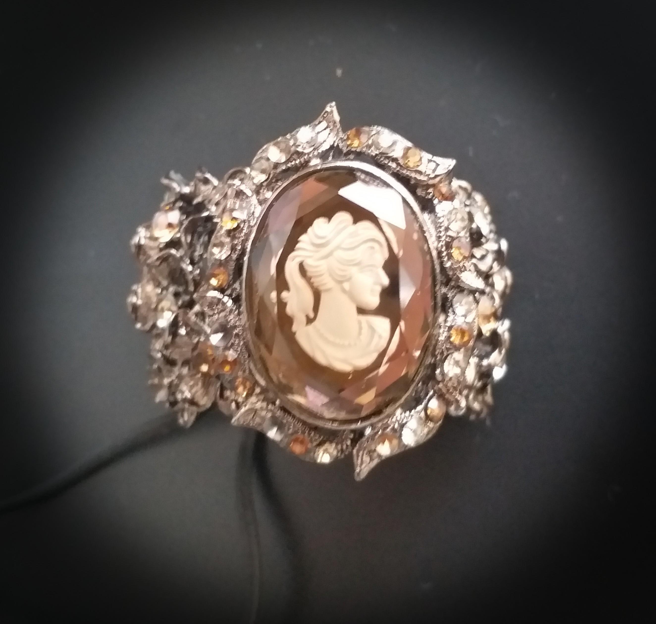 Elegant European vintage hair tie hair band 歐洲古典頭飾, 名牌, 飾物及配件- Carousell Elegant European vintage hair tie hair band 歐洲古典頭飾, 名牌, 飾物及配件- Carousell