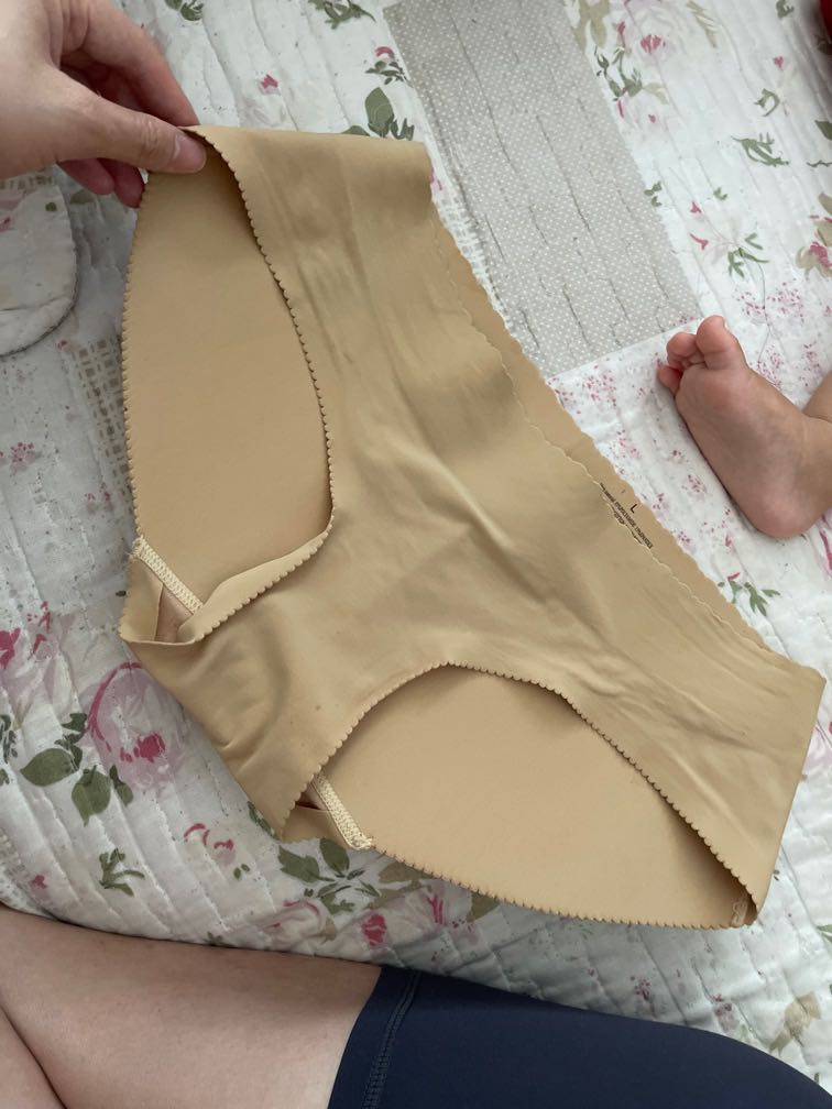 SeeHere Fake Butt Underwear Sponge, Women's Fashion, New