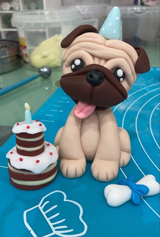 Fondant topper dog pug