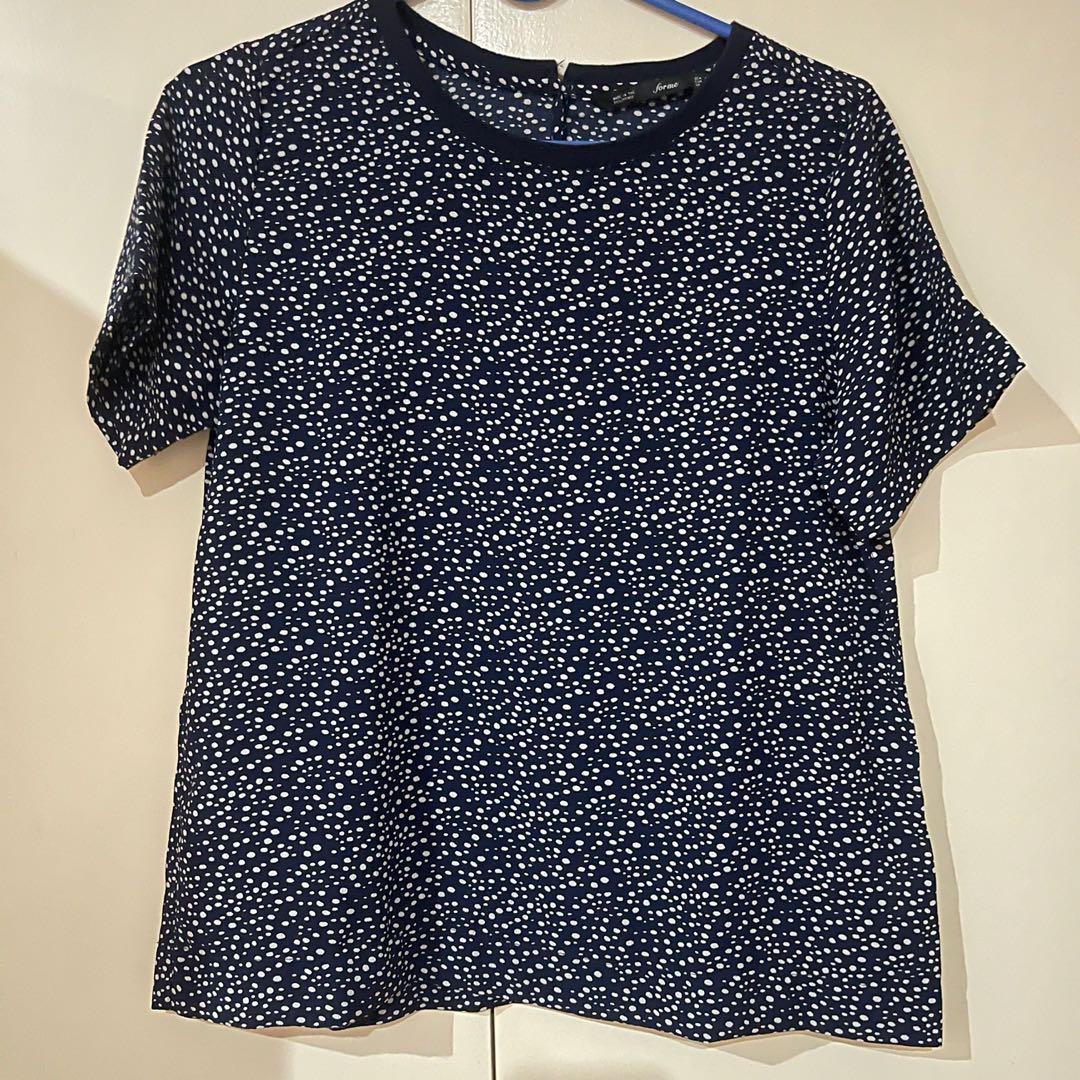 ForMe Basic Printed Top (Category: Blouses) located in Subic. Submitted by niqdr (Listing ID 1116000533, Image 1). Description: ✅In excellent used condition ✅Fits small to medium frames.
