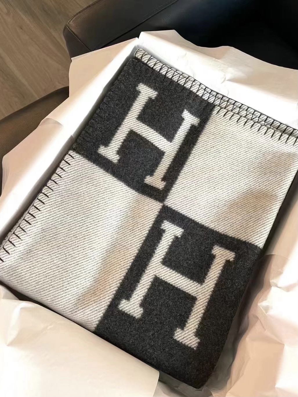 black hermes blanket