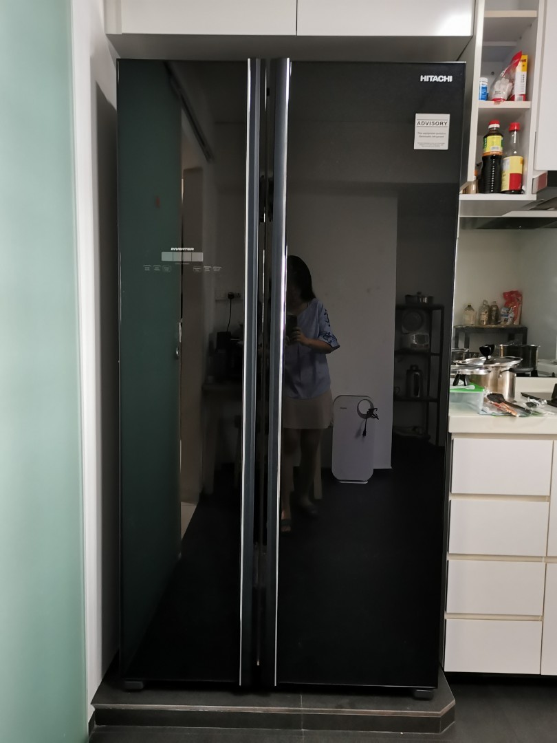 HITACHI side by side door fridge 605L, TV & Home Appliances, Kitchen