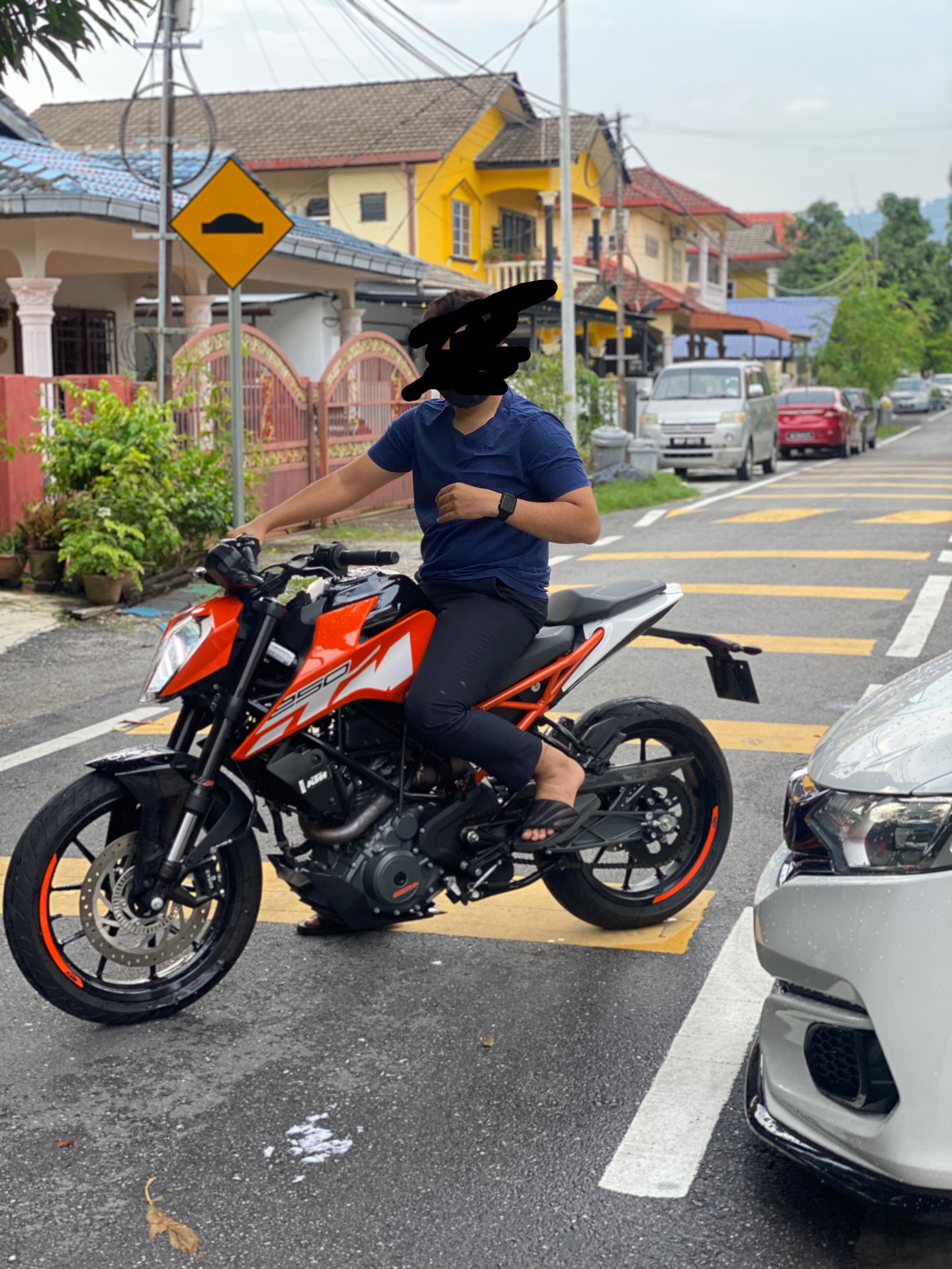 Ktm duke best sale 250 v2
