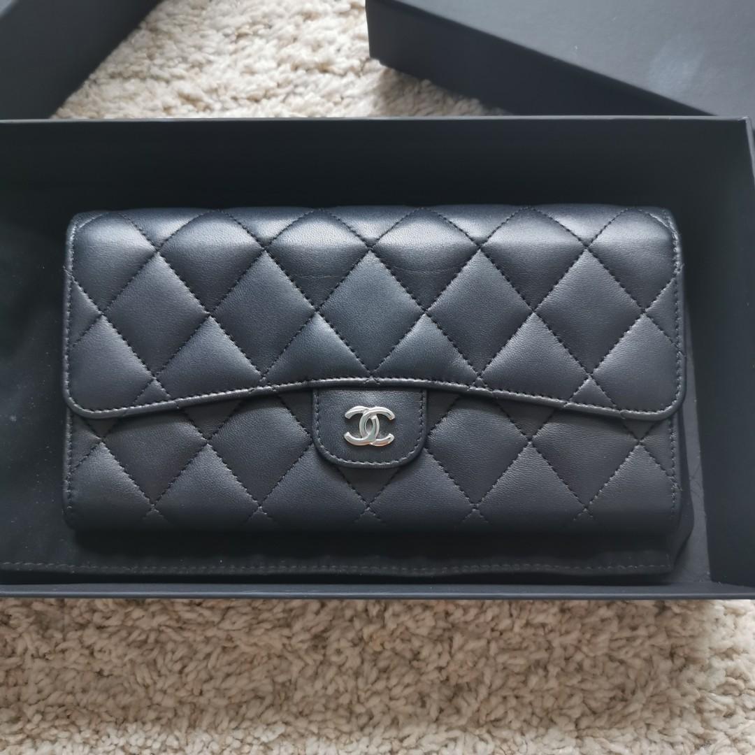 Chanel 22 small, Luxury, Bags & Wallets on Carousell