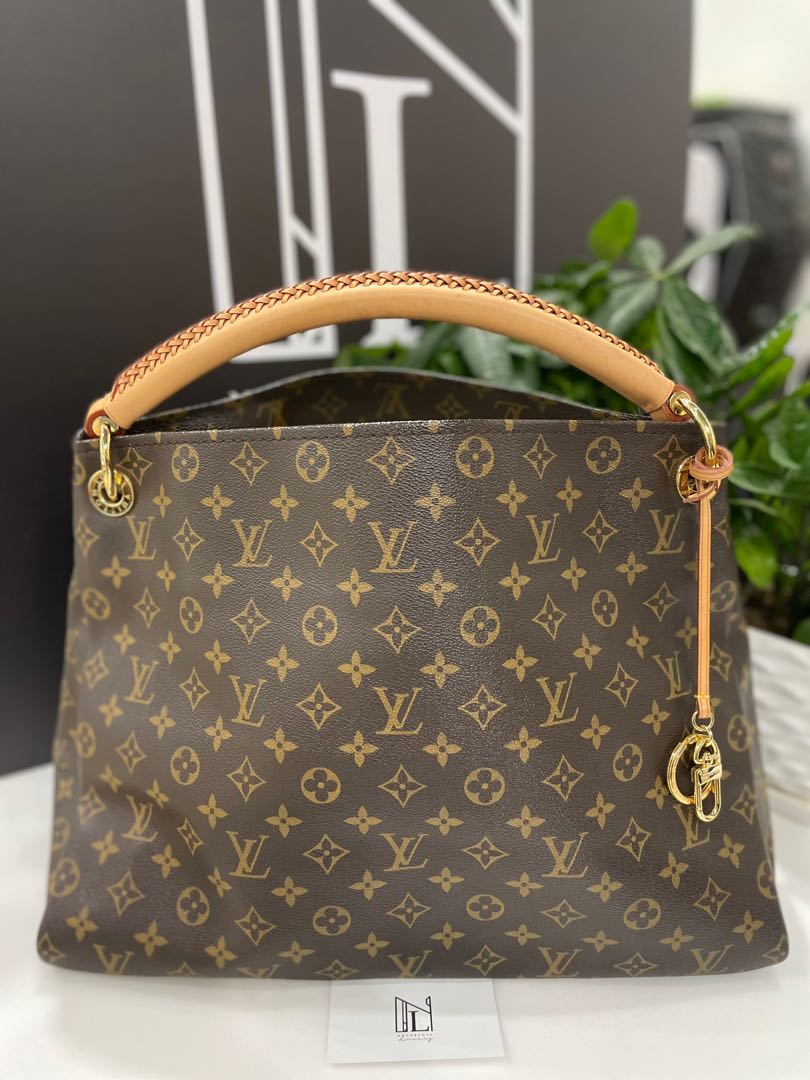 Louis Vuitton Artsy in Monogram Vachette - SOLD