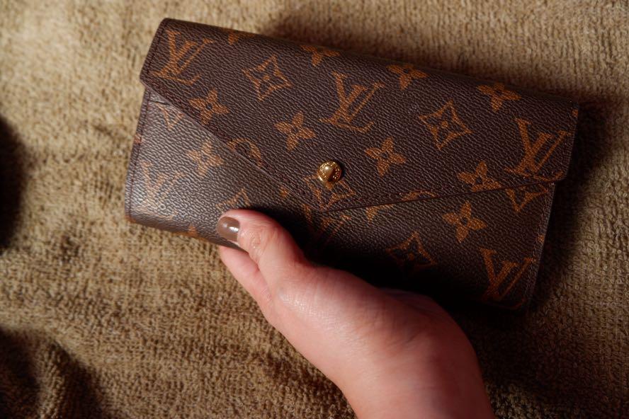 lv wallet bifold