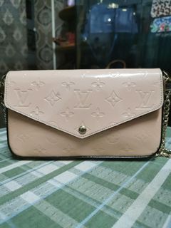(Category: ) located in . Submitted by memj_closet (Listing ID 1116051903, Image 1). Description: .