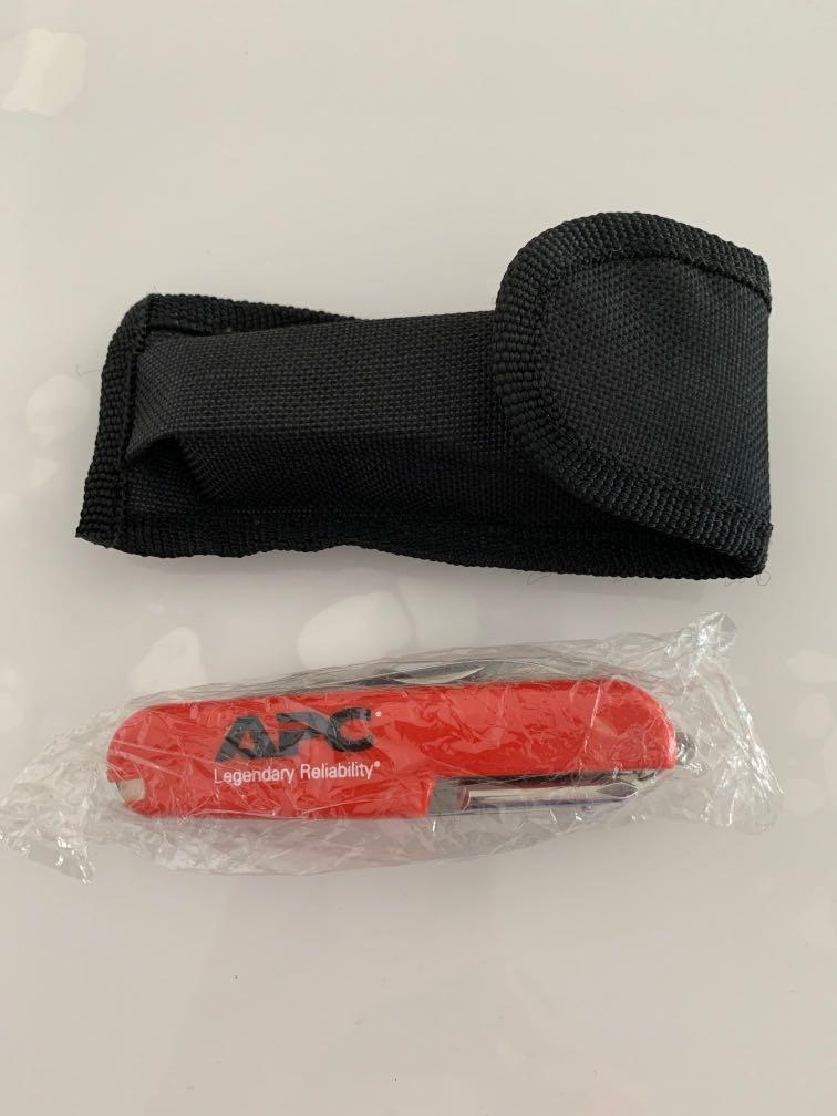Multi tool kit (Category: Craft Supplies & Tools) located in Singapore. Submitted by adrache19 (Listing ID 1115914784, Image 1). Description: .