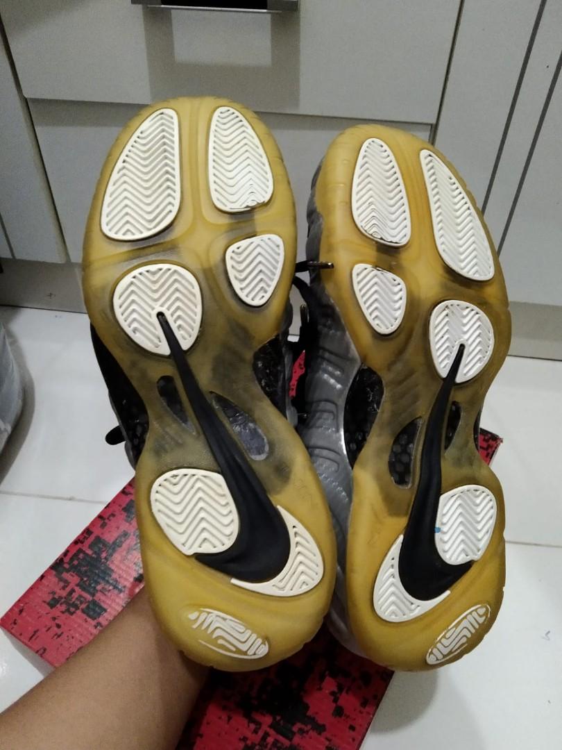 Nike Air Foamposite Pro Metallic Silver Surfer 616750-004, Fesyen Pria,  Sepatu , Lainnya di Carousell