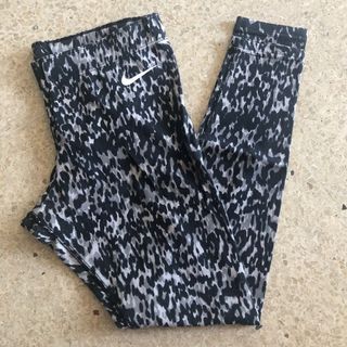 (Category: ) located in . Submitted by closet_etc (Listing ID 1115882941, Image 1). Description: .