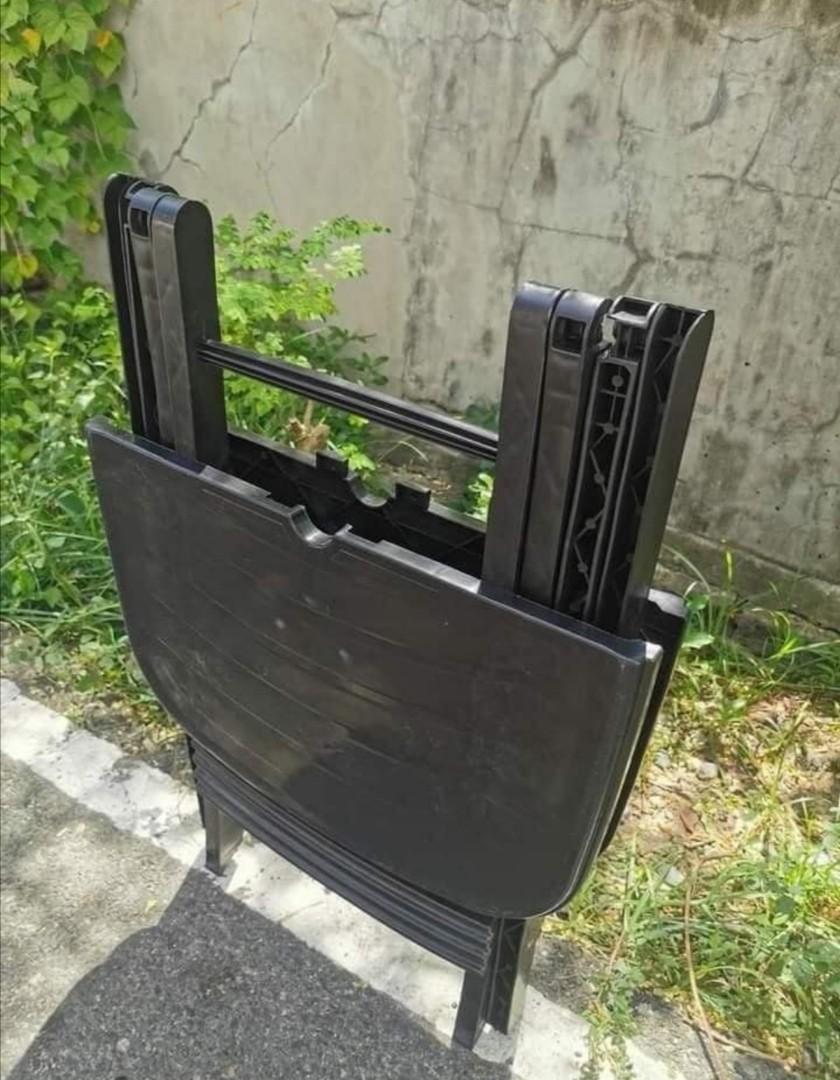 Plastic Folding Table (Category: Tables & Sets) located in Manila. Submitted by thechecklistph (Listing ID 1116015302, Image 3). Description: Plastic FoldingTable Price: P550 Perfect for dining, studying or as work table. 31x23x28 inches (LWH) Pick up or shipping to be paid by buyer.