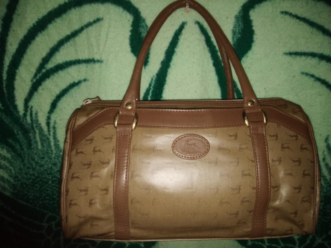 Renna Doctor's Bag (Category: Luxury Bags & Wallets) located in Romblon. Submitted by migustyles (Listing ID 1115958297, Image 1). Description: Renna Doctor's Bag Like New Japan Source.