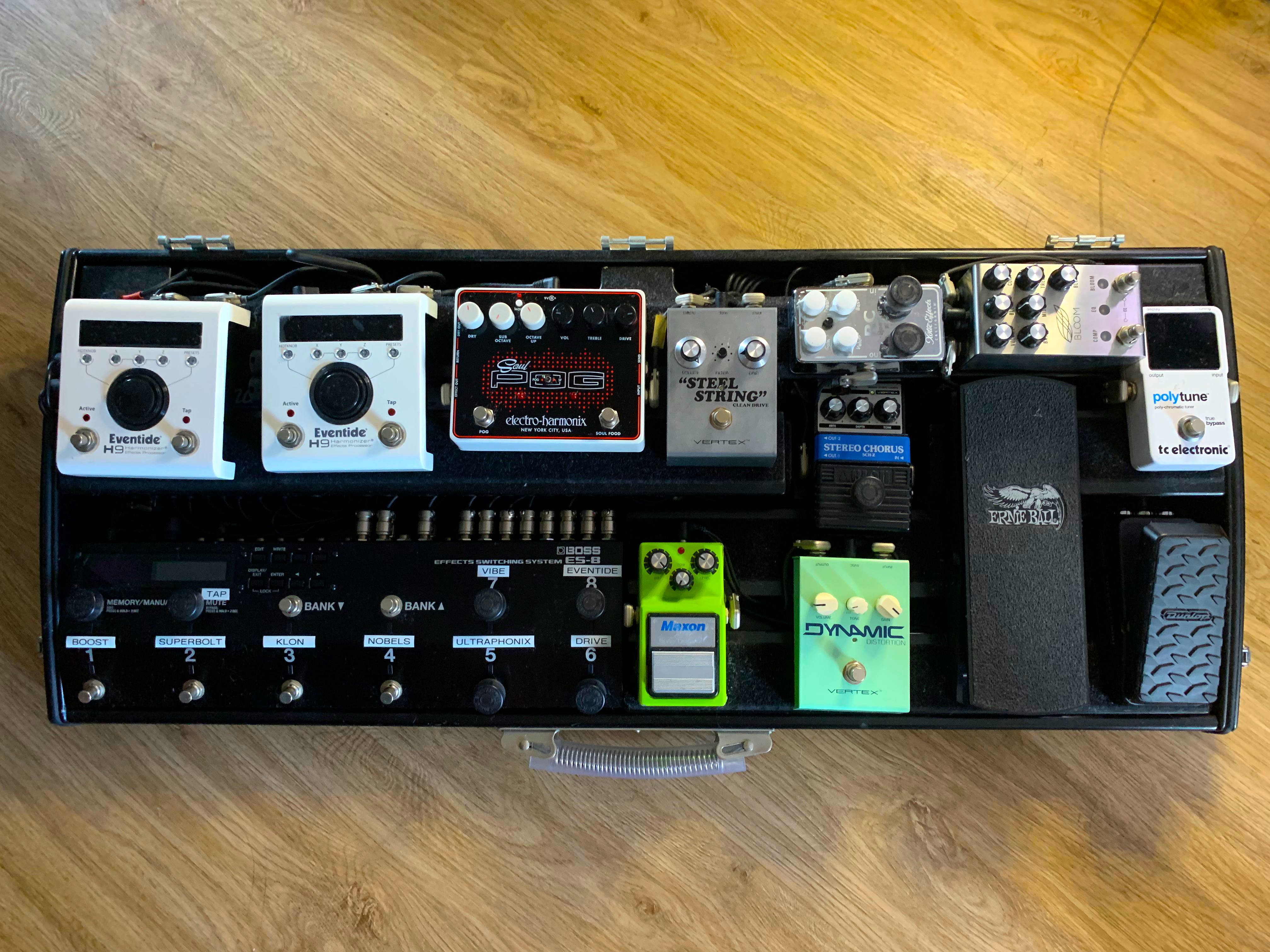 SCMHIDT ARRAY PEDALBOARD W PEDALS, Hobbies & Toys, Music & Media
