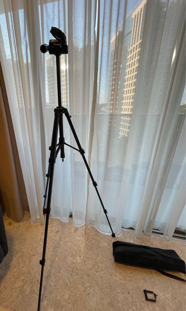 Second hand camera tripod, Photography, Photography Accessories