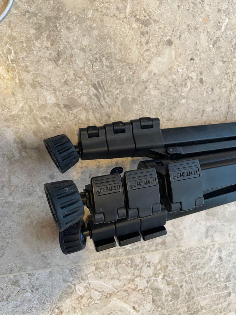 Second hand camera tripod, Photography, Photography Accessories