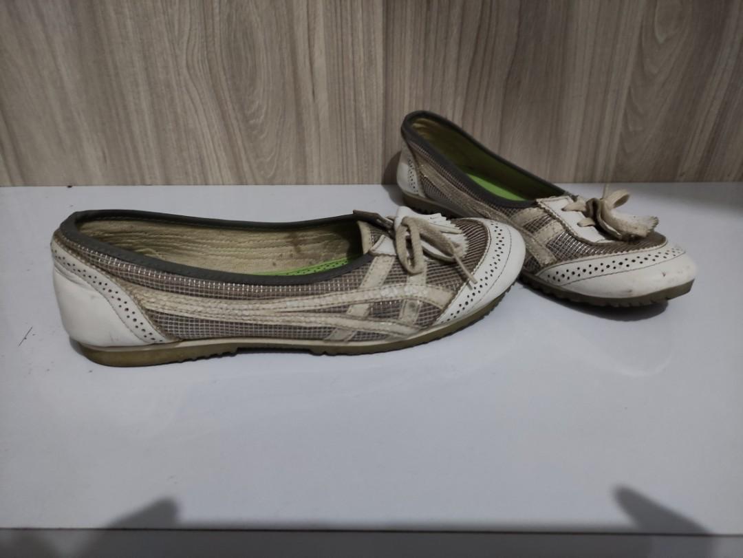 Asics tiger flat shoes deals