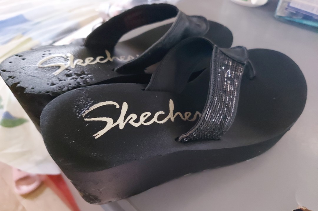 Skechers Sandals, Women's Fashion 