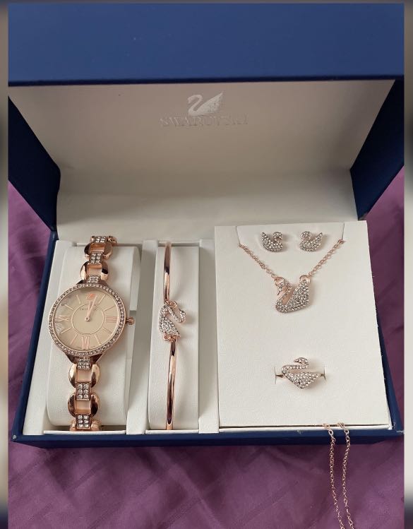 Swarovski watch set, Women's Fashion, Watches & Accessories, Watches on
