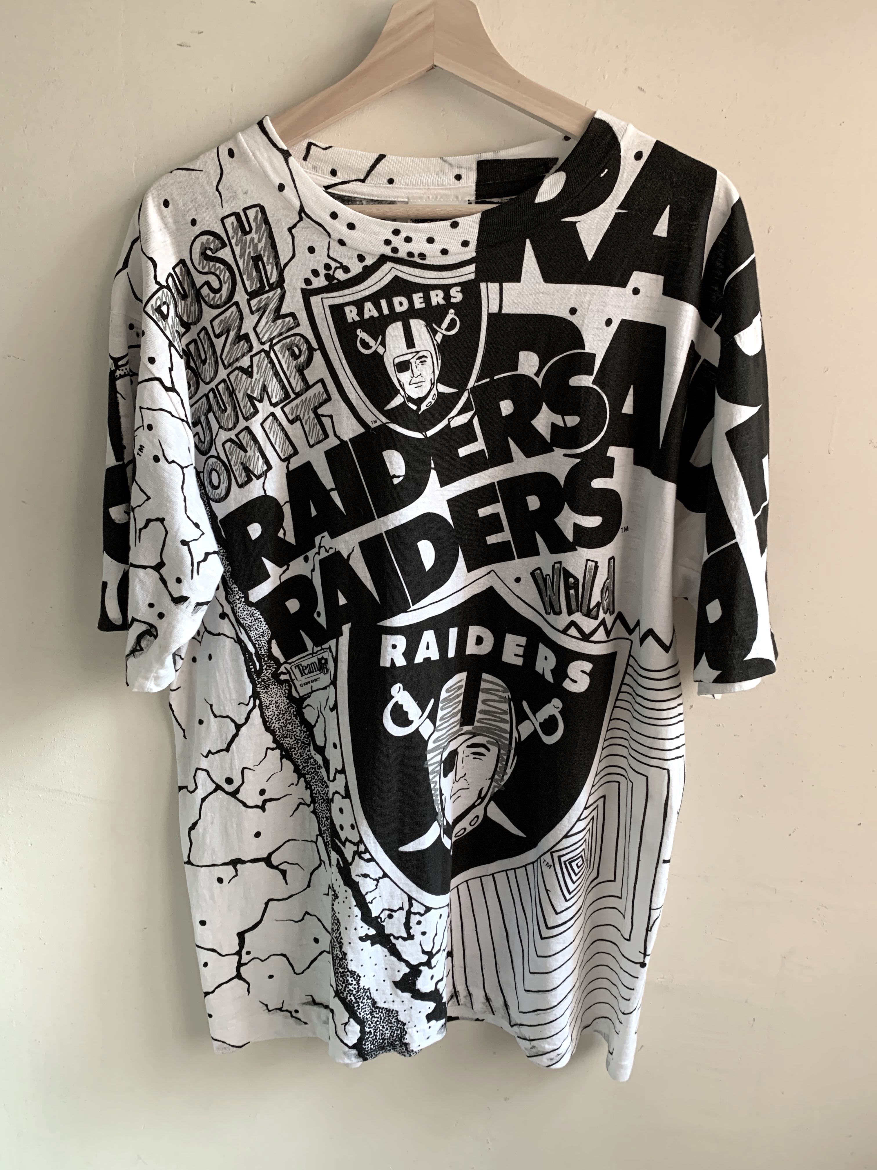 Vintage 90s Los Angeles Raiders all over print nfl magic johnson T Shirt L