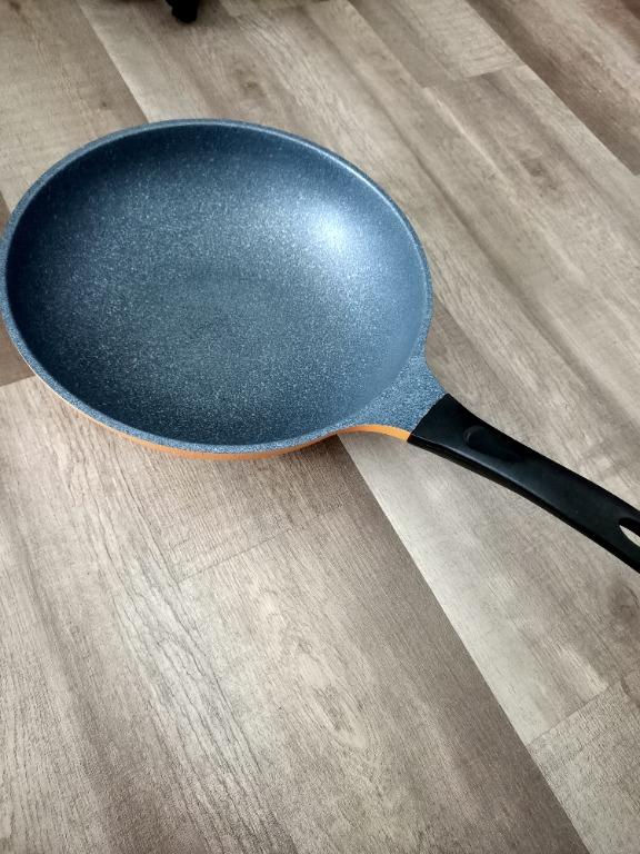 CAST IRON DEEP FRY SKILLET WITH LID 10.5X3