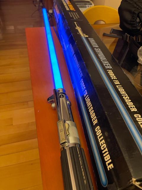Anakin skywalker force outlet fx lightsaber collectible