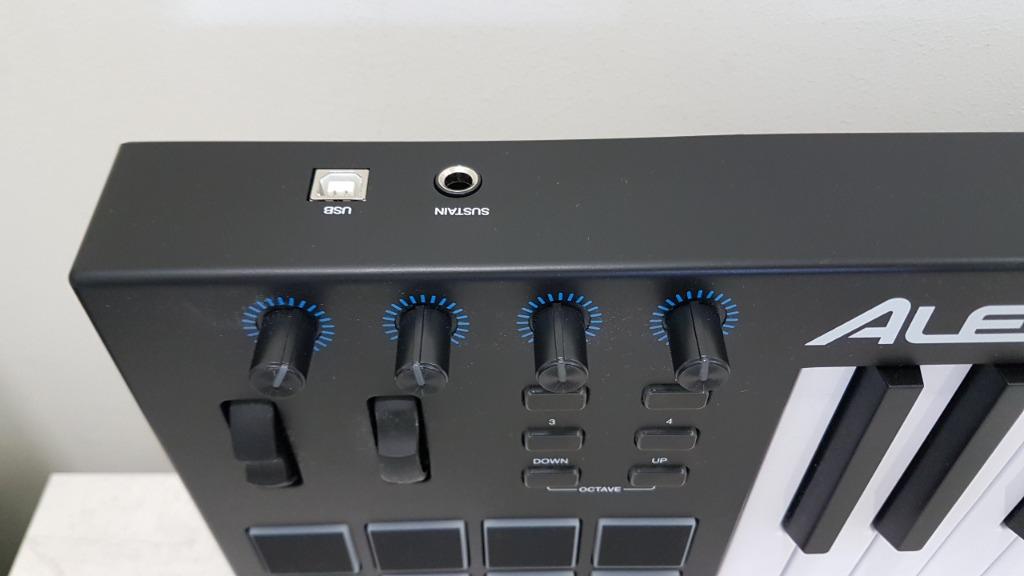 Alesis V61 Keyboard Controller & OnStage KSP100 Keyboard Sustain Pedal