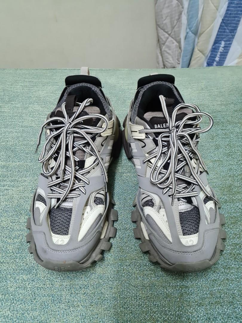 Dad shoes balenciaga triple s store
