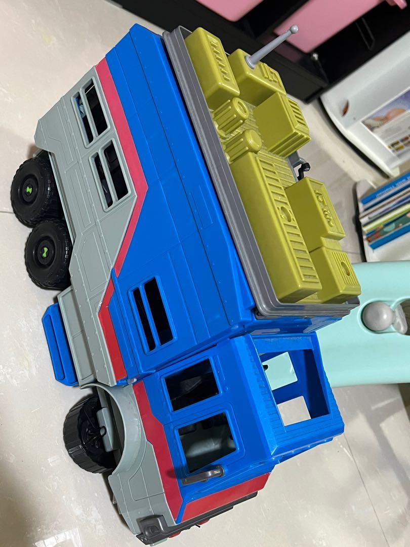 Rustbucket transforming new arrivals playset