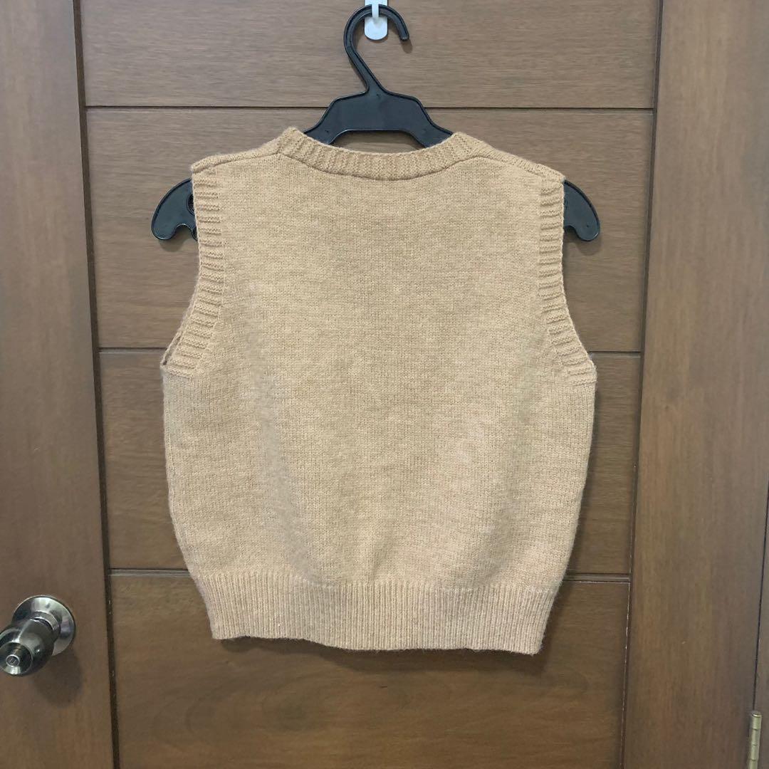 brown shein sweater vest (Category: Sleeveless) located in Paranaque City. Submitted by _decluttered (Listing ID 1116225126, Image 2). Description: — no when worn — used once — can fit s-m mop: gcash only mod: ggx, shopee checkout .