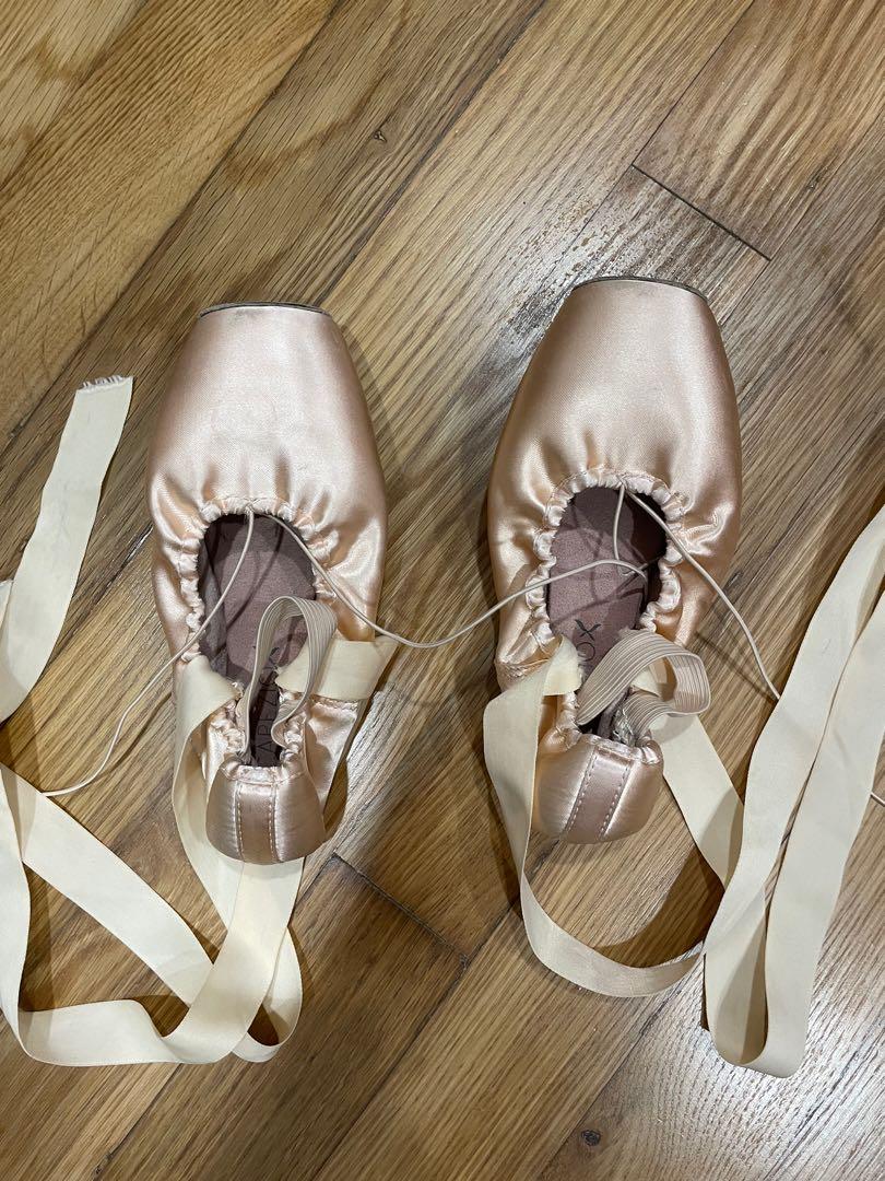Ava on sale pointe shoes