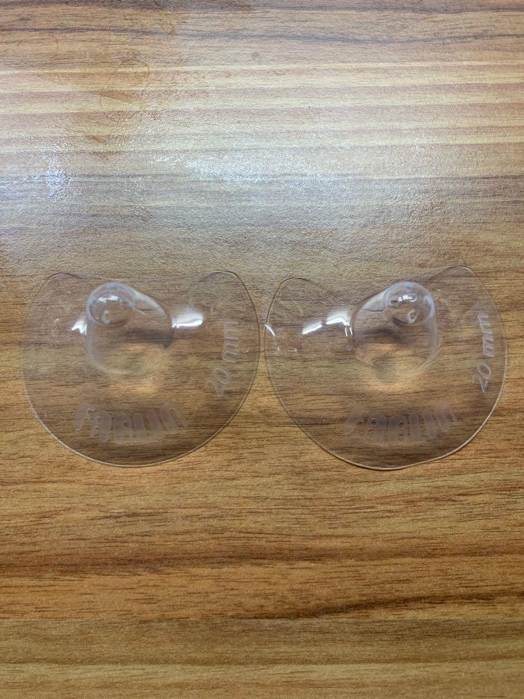 https://media.karousell.com/media/photos/products/2021/9/27/farlin_nipple_shield_20mm_2pcs_1632739981_b868cf89_progressive.jpg