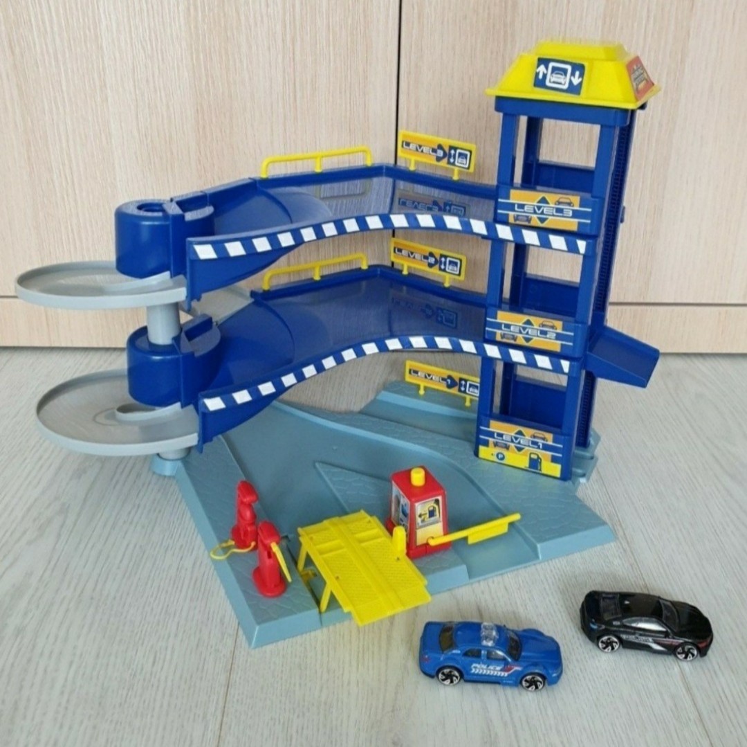 Fastlane Carpark Parking Station Car Park Playset Play Set with 2