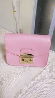 (Category: ) located in . Submitted by chrisolite8 (Listing ID 1116127893, Image 1). Description: .