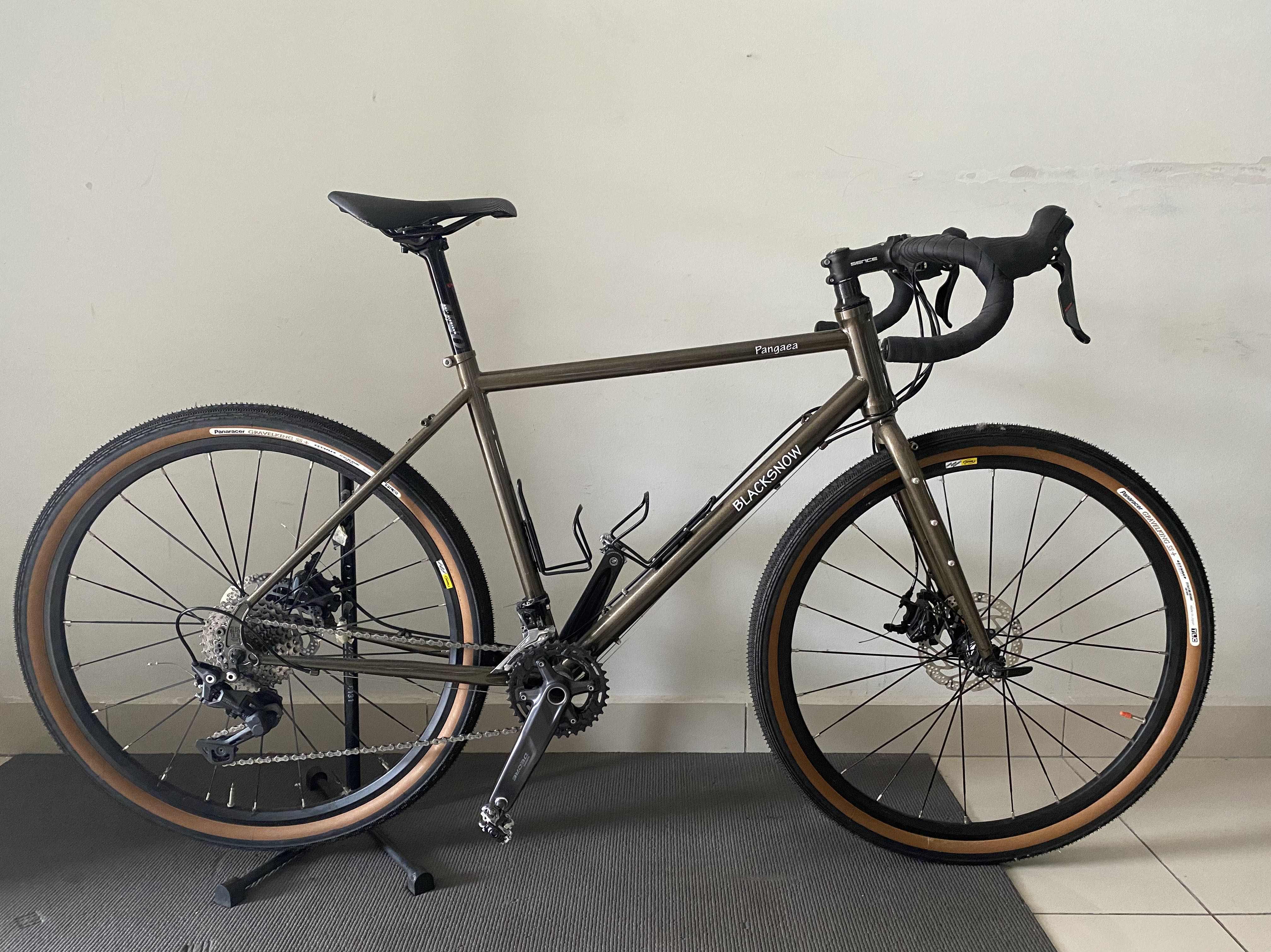 Black snow gravel bike online