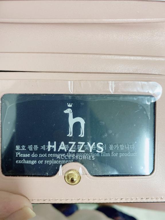 Hazzy's Compact Wallet (Category: Luxury Bags & Wallets) located in Quezon City. Submitted by anneprelovess (Listing ID 1116075086, Image 2). Description: Hazzy's Compact Wallet (Bi-fold) - Authentic product from Korea - Bill compartment - Coins compartment - Cards compartments - Bought this from Korea rfs: not using anymore. :).