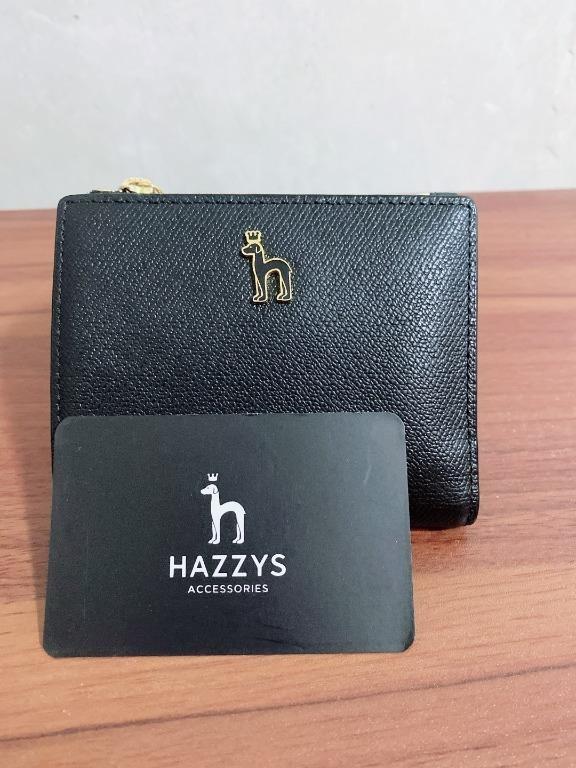 Hazzy's Compact Wallet (Category: Luxury Bags & Wallets) located in Quezon City. Submitted by anneprelovess (Listing ID 1116075086, Image 1). Description: Hazzy's Compact Wallet (Bi-fold) - Authentic product from Korea - Bill compartment - Coins compartment - Cards compartments - Bought this from Korea rfs: not using anymore. :).
