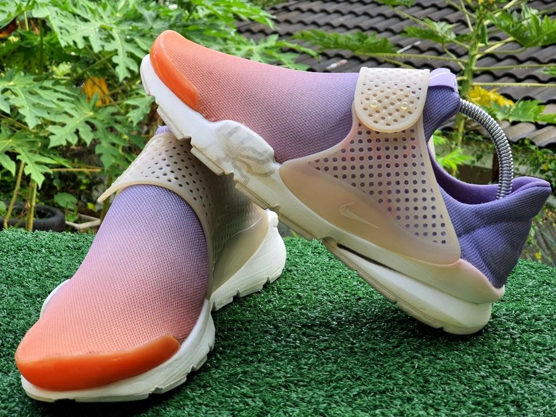 Nike sock dart womens pink discount