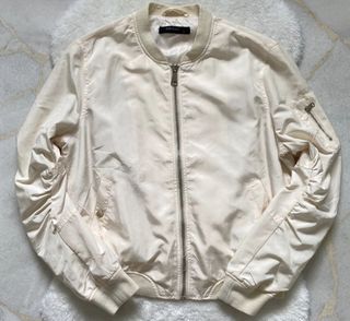 (Category: ) located in . Submitted by pre_loved_7 (Listing ID 1116127725, Image 1). Description: .