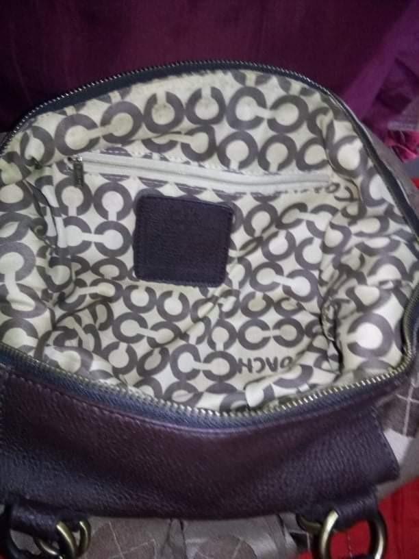 Original coach bag (Category: Luxury Bags & Wallets) located in Imus. Submitted by glenda007 (Listing ID 1116166100, Image 2). Description: original coach handbag, from US..