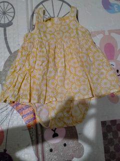 Preloved Dress Jumper H&M Baby Yellow Flower Preloved Jumper Dress HnM Baby