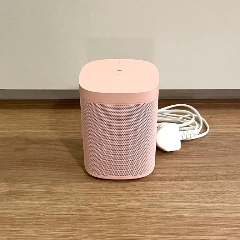 kirurg Kollega Faktisk Rare Pink HAY Sonos One Limited Edition, Audio, Soundbars, Speakers &  Amplifiers on Carousell