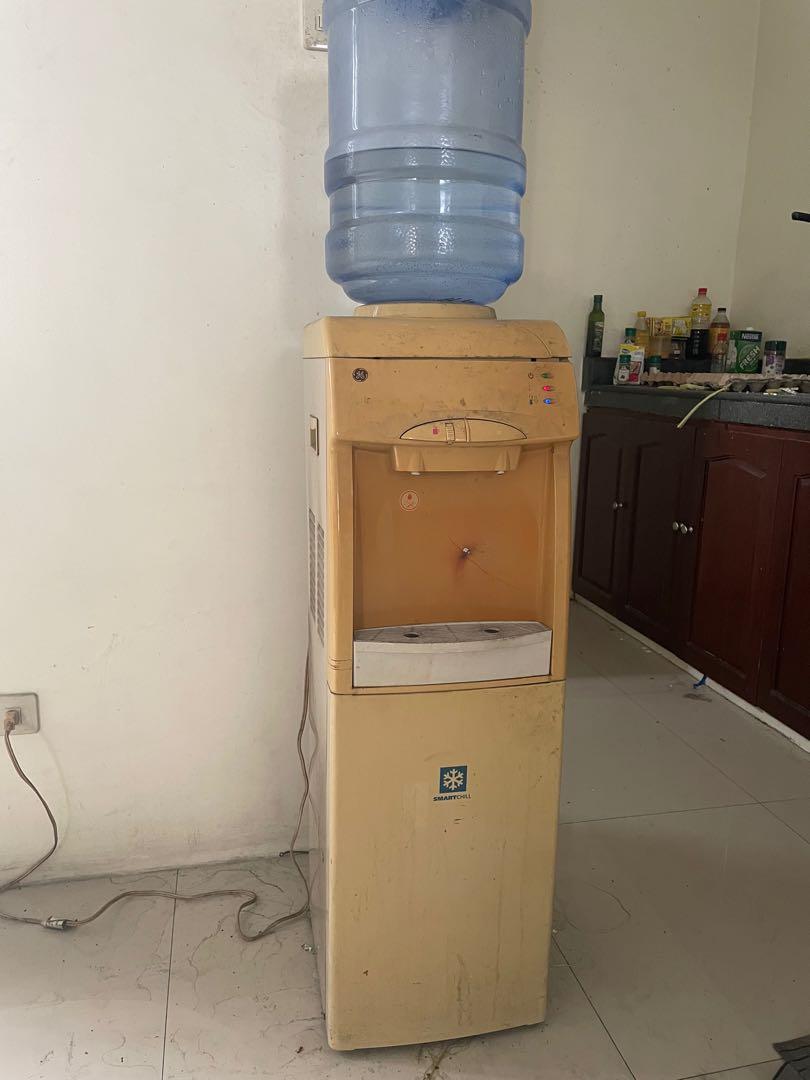 water jug for mini fridge