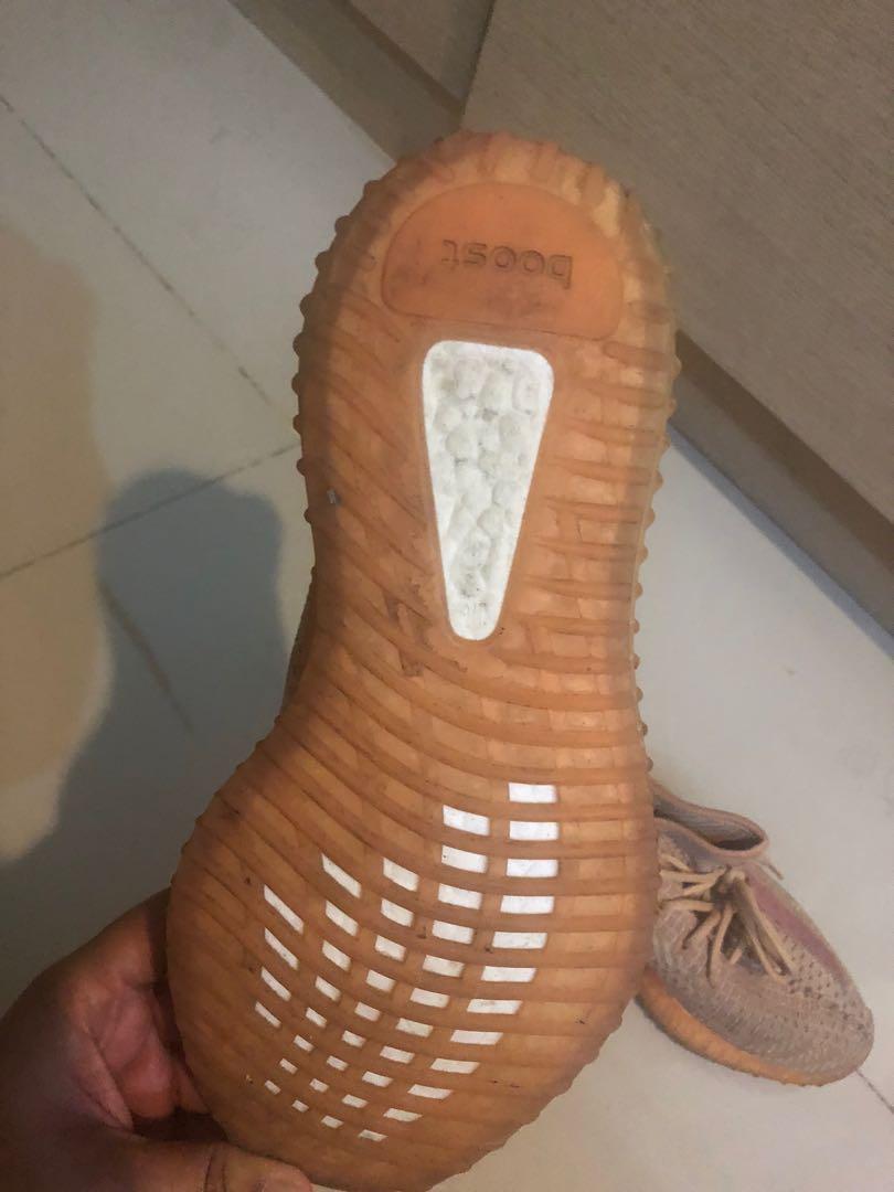 Yeezy (Category: Sneakers) located in Quezon City. Submitted by patchiii0416 (Listing ID 1116227105, Image 3). Description: .