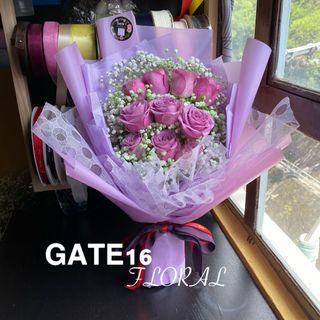 預訂鮮花花束 求婚花束 生日花束 畢業花束 母親節花束 送別花束 4枝玫瑰花花束x Elegant Wrapping 花材 4枝紅玫瑰 白滿天星 早鳥價 148 花束高度約30cm 小號 花束專用袋 10 心意卡 8 鮮花保鮮劑 2 包 10 6包 48小時內急單 50