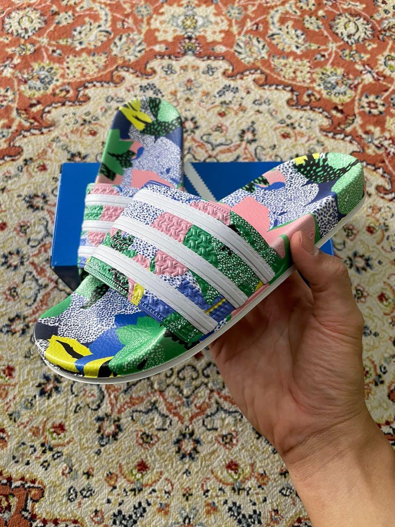 Adidas best sale adilette floral