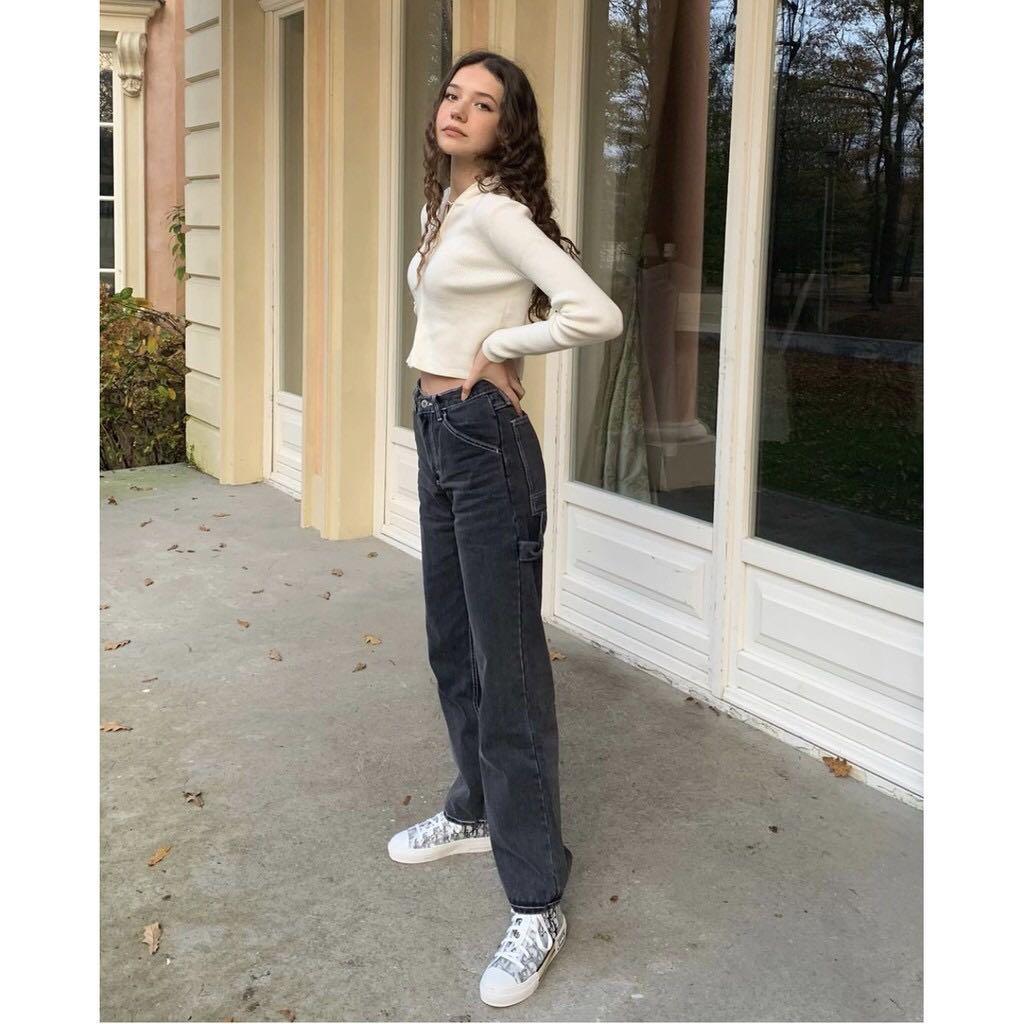 Brandy Melville Chrispina Jeans 同款炭黑高腰直筒牛仔褲 換季 她的時尚 褲子在旋轉拍賣