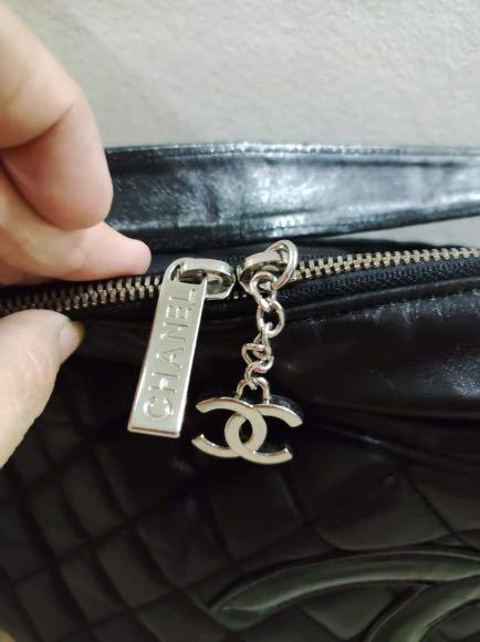 CC Hobo bag (Category: Luxury Bags & Wallets) located in Quezon City. Submitted by affordableprelovedbags (Listing ID 1116338120, Image 2). Description: Lambskin Material YKK zip .