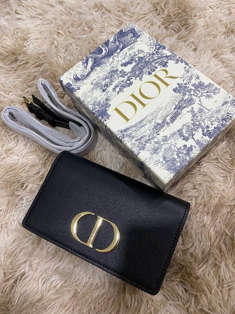 dior montaigne wallet